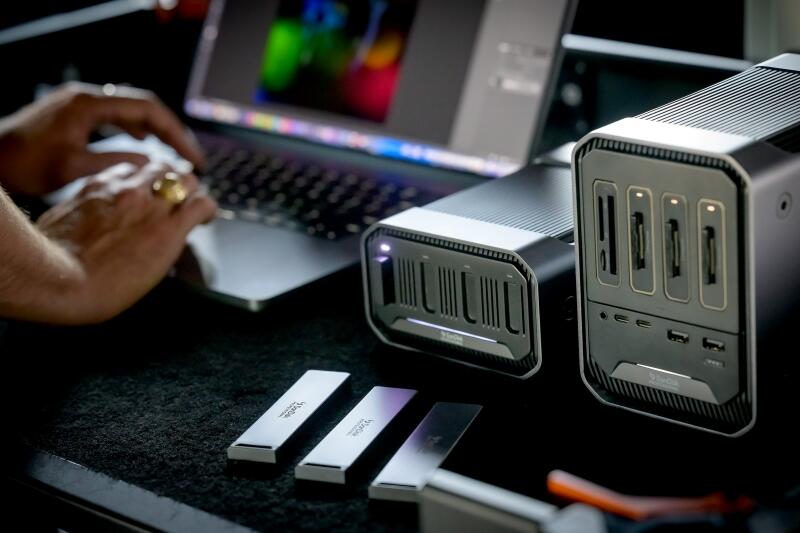 PRO-BLADE Station de SanDisk Professional en uso